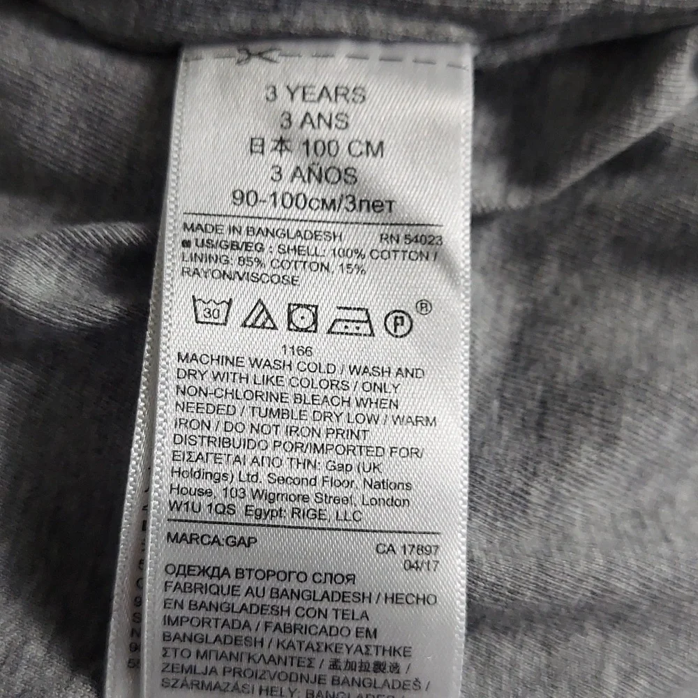 Baby Gap boy's   shirts  Size 3 years.